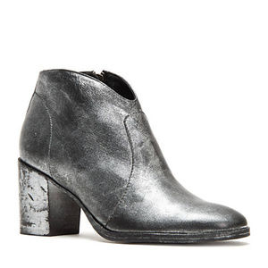 NWOB Frye Grey Metallic Ankle Boots Size 6